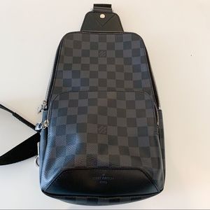 Louis Vuitton
Avenue Sling Bag Damier Graphite